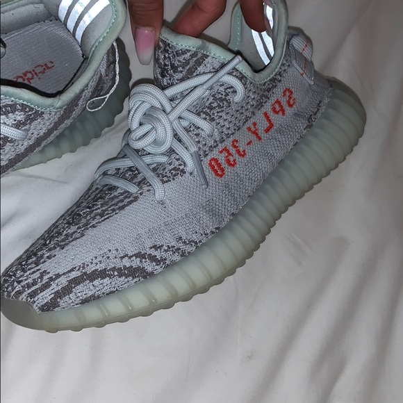 yeezy blue tint ár